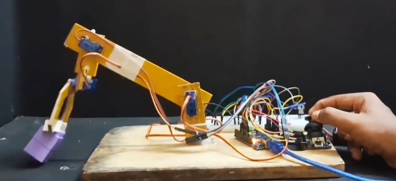 Four-Axis Robotic Arm with Precision Control